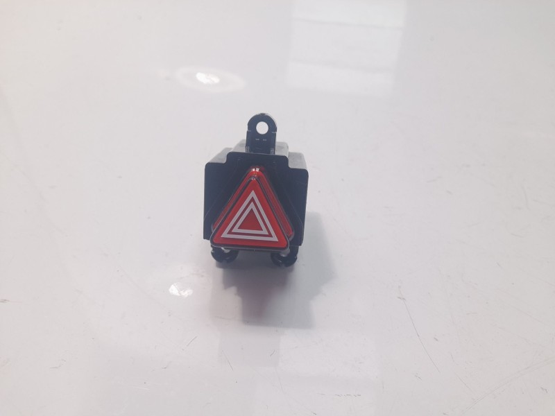 Recambio de warning para kia sportage referencia OEM IAM 93790P1000WK  