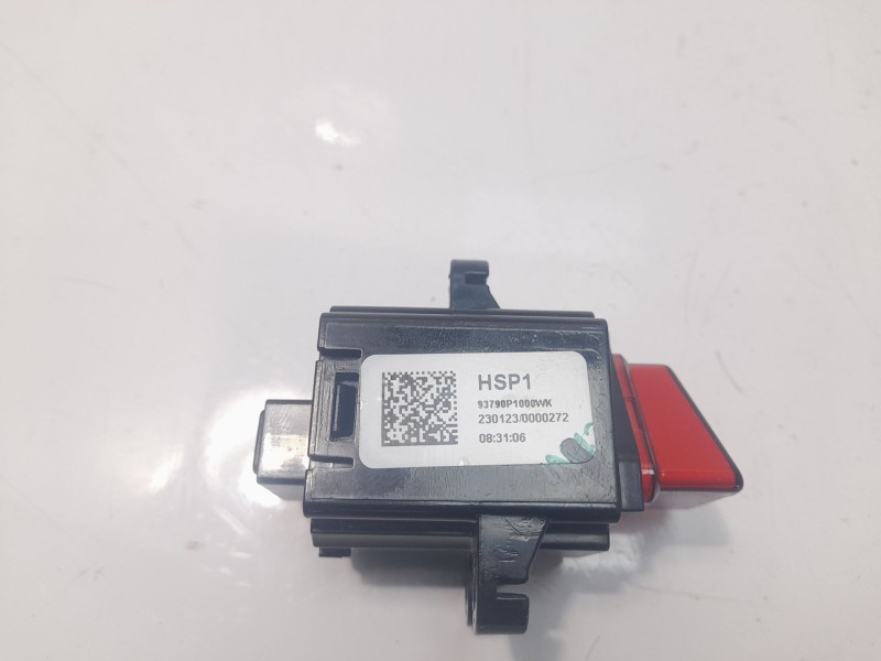 Recambio de warning para kia sportage referencia OEM IAM 93790P1000WK  