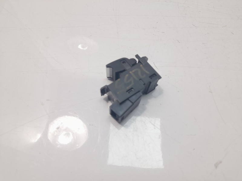 Recambio de mando elevalunas trasero derecho para land rover discovery sport (l550) 2.0 d 4x4 referencia OEM IAM LR059773  