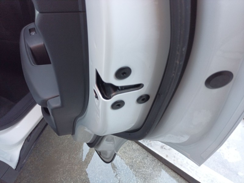 Recambio de cerradura puerta trasera derecha para mg mg zs suv 1.5 vti referencia OEM IAM 10845783  