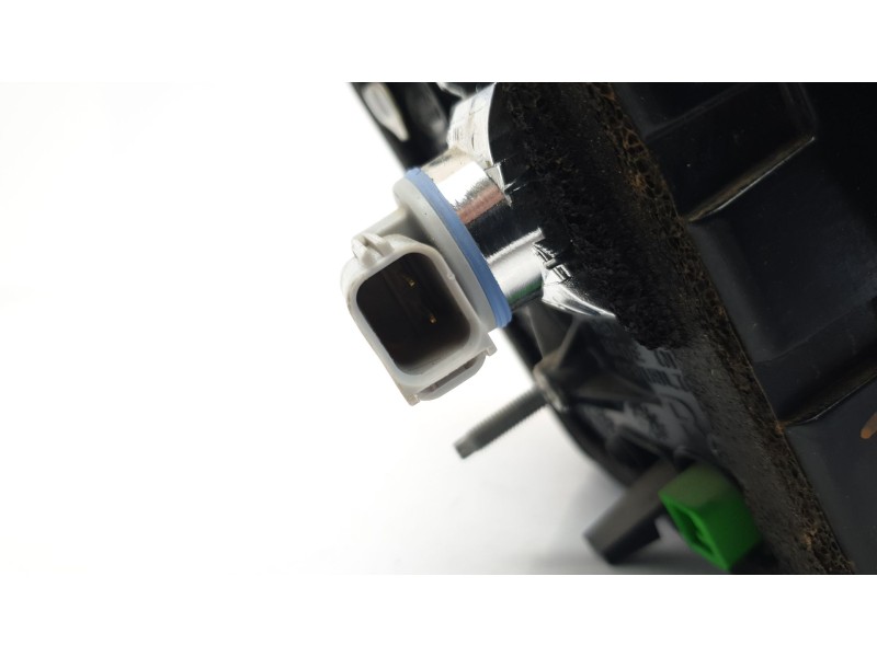 Recambio de piloto trasero derecho interior para land rover discovery sport (l550) 2.0 d 4x4 referencia OEM IAM FK7213192BG  