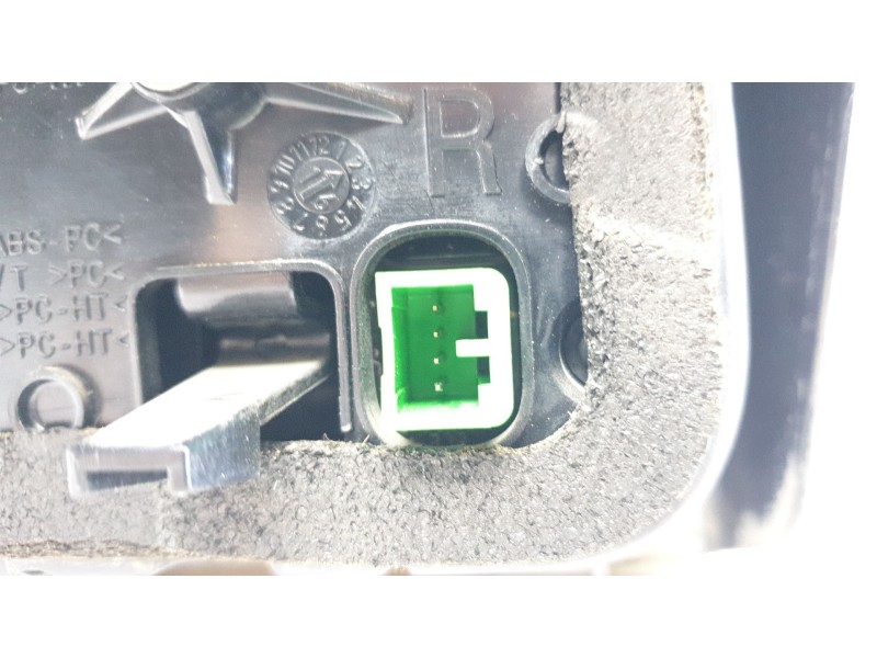 Recambio de piloto trasero derecho interior para land rover discovery sport (l550) 2.0 d 4x4 referencia OEM IAM FK7213192BG  