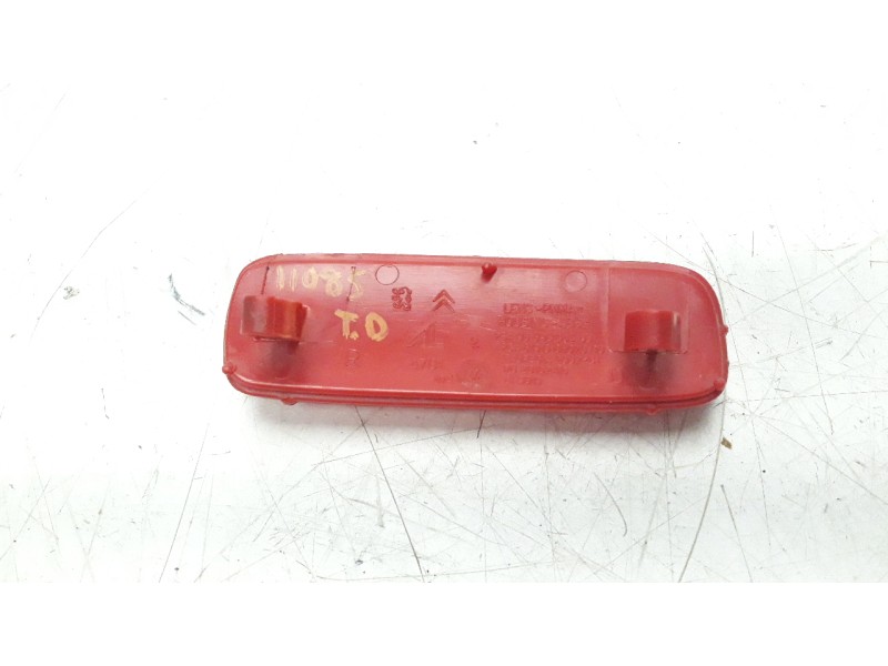 Recambio de piloto trasero derecho paragolpes para opel vivaro furgón 1.5 cdti dpf referencia OEM IAM 9659830580  