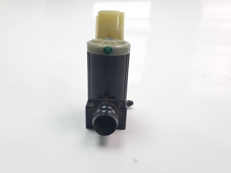 Recambio de bomba limpia para suzuki swift (az) referencia OEM IAM EW17006  