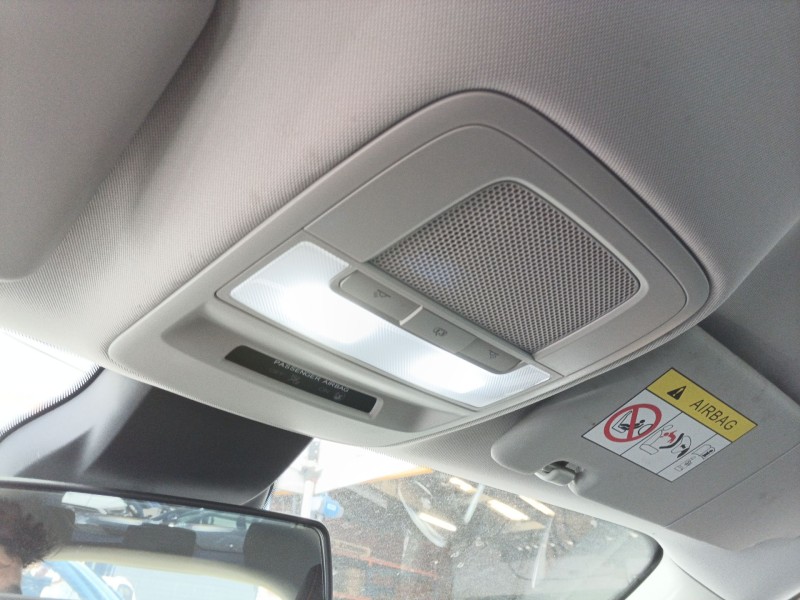 Recambio de luz interior para mg mg zs suv 1.5 vti referencia OEM IAM 10364191  