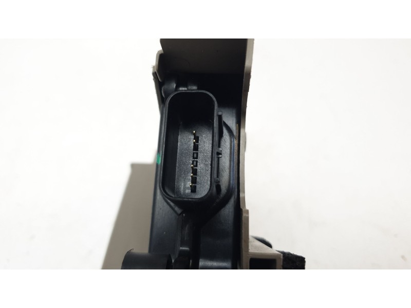 Recambio de cerradura puerta trasera derecha para kia xceed drive referencia OEM IAM 81420J7300  