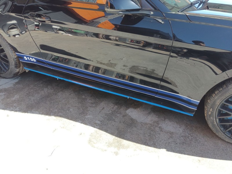 Recambio de estribos laterales para ford mustang gt referencia OEM IAM   