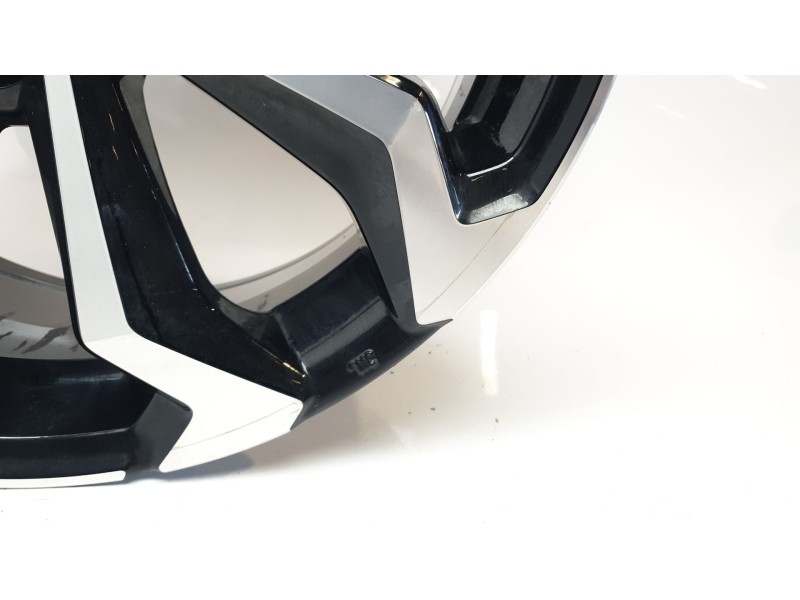 Recambio de llanta para toyota yaris cross (mxp_) 1.5 hybrid (mxpj10) referencia OEM IAM 426110DK70  