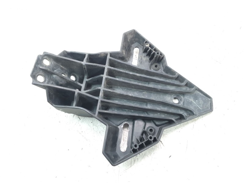 Recambio de portamatriculas para honda cb 650r referencia OEM IAM 80101MKYD50  