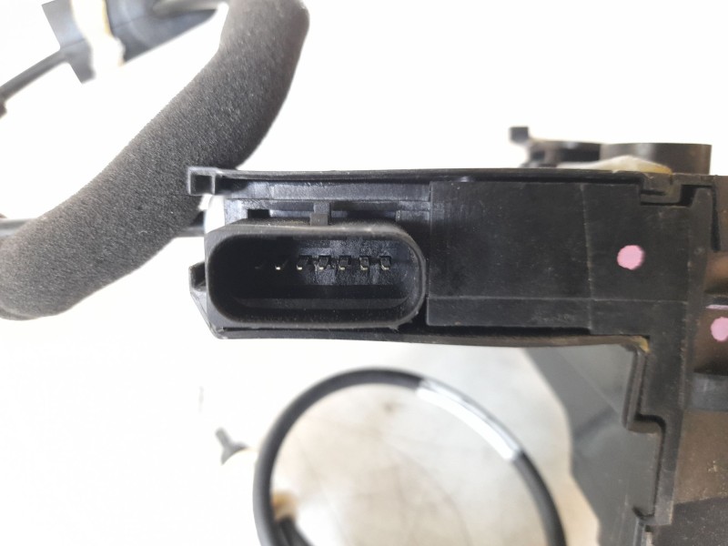 Recambio de cerradura puerta delantera derecha para peugeot 308 sw gt line referencia OEM IAM 9810309380  