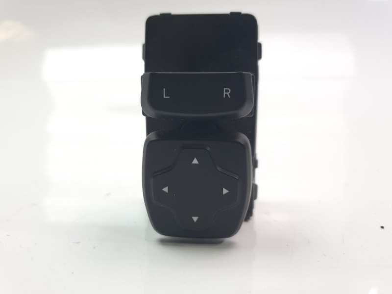 Recambio de mando retrovisor para hyundai kona referencia OEM IAM 3K548A1000  