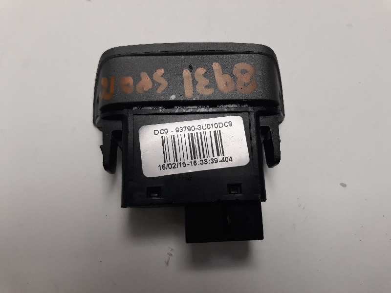 Recambio de warning para kia sportage drive 2wd referencia OEM IAM 937903U010D  