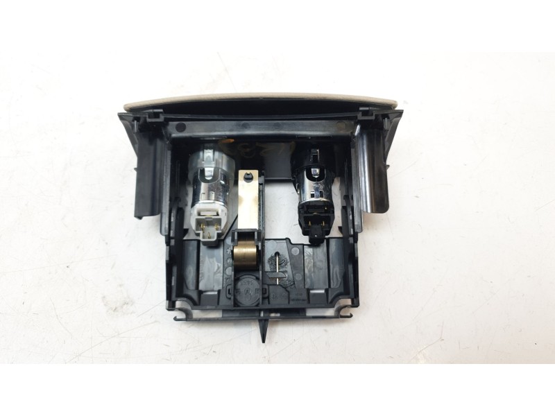 Recambio de cenicero para mercedes-benz clase s (w222) lim. 3.0 cdi cat referencia OEM IAM A2228200109  