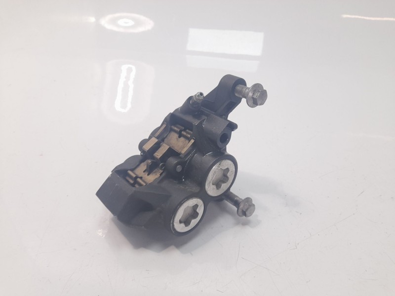 Recambio de pinza de freno delantera derecha para yamaha xsr 700 xsr 700 referencia OEM IAM 1XB2580U0000  