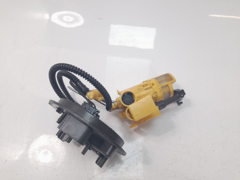 Recambio de bomba combustible para mercedes-benz clase c (w205) familiar 2.1 cdi cat referencia OEM IAM A2054701694  