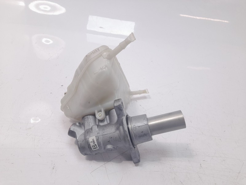 Recambio de bomba freno para mercedes-benz clase c (w205) familiar 2.1 cdi cat referencia OEM IAM 2054300001  