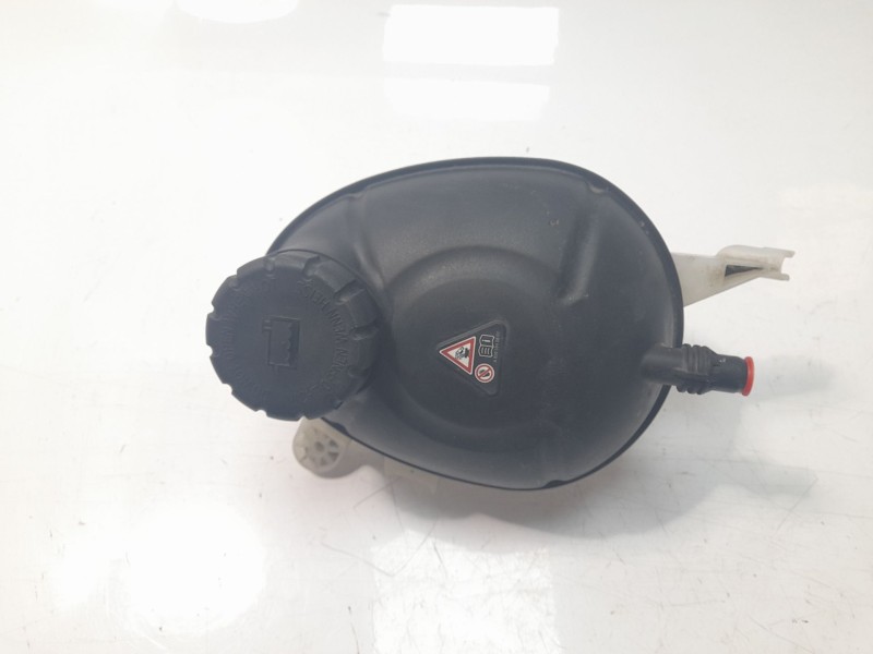 Recambio de deposito expansion para mercedes-benz clase c (w205) familiar 2.1 cdi cat referencia OEM IAM 2055000049  