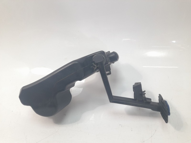 Recambio de deposito limpia para mercedes-benz clase c (w205) familiar 2.1 cdi cat referencia OEM IAM A2058600160 A2058600860 