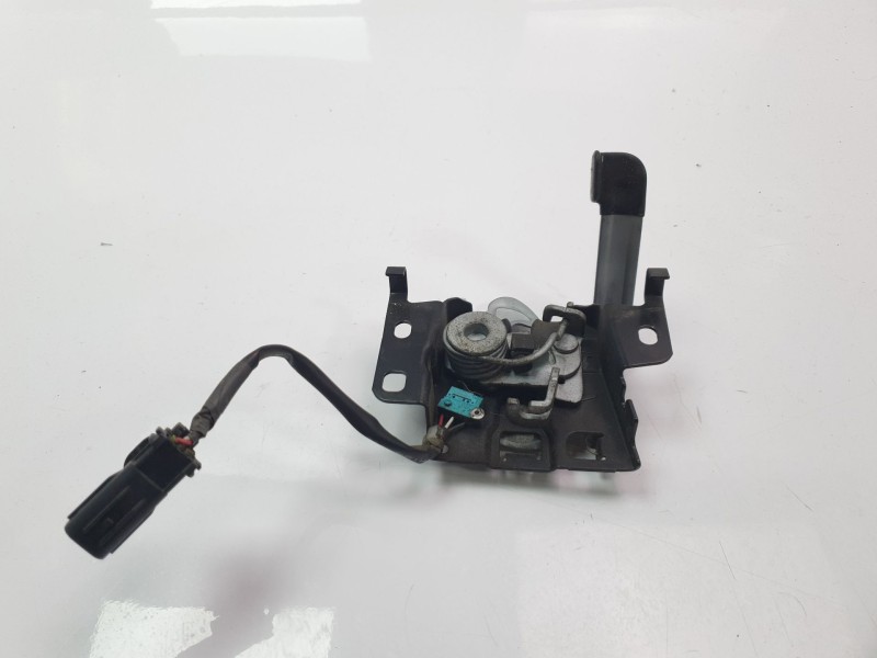 Recambio de cerradura capo para suzuki swift (az) referencia OEM IAM 8211052R10  