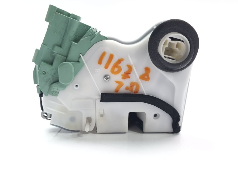 Recambio de cerradura puerta trasera derecha para suzuki swift (az) referencia OEM IAM 8231062R16000  