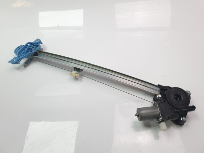 Recambio de elevalunas delantero derecho para suzuki swift (az) referencia OEM IAM 8340152R01000  