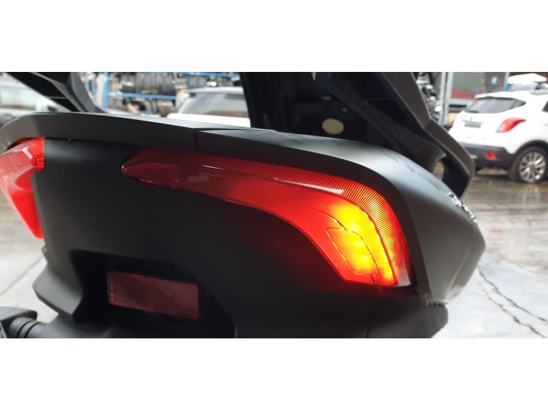 Recambio de piloto trasero derecho para yamaha tricity 300 referencia OEM IAM BX9H473000  