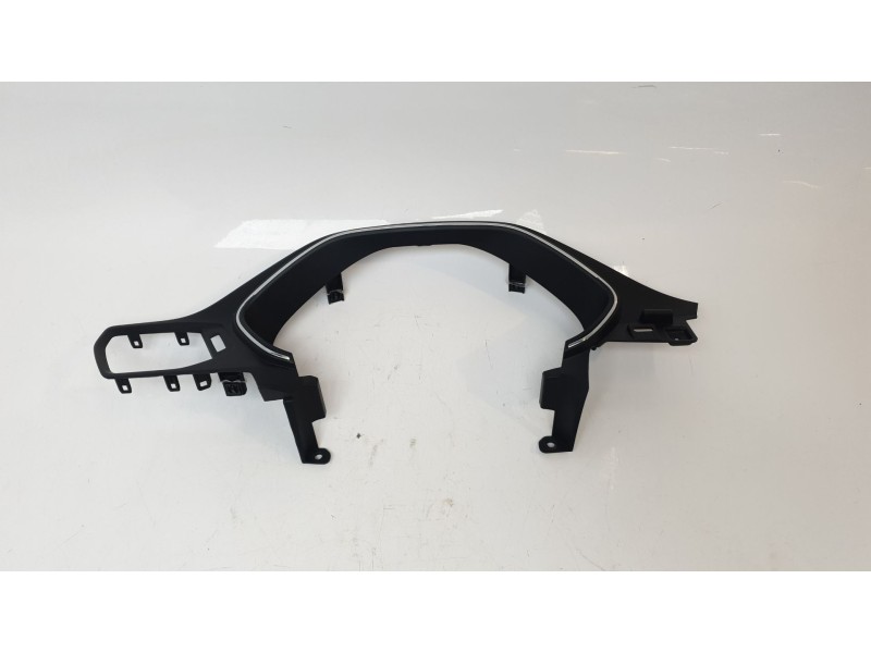 Recambio de moldura para ford focus 1.0 ecoboost cat referencia OEM IAM JX7BA047A04  