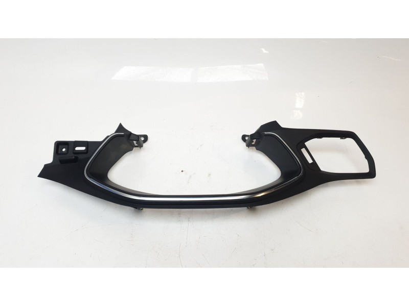 Recambio de moldura para ford focus 1.0 ecoboost cat referencia OEM IAM JX7BA047A04  