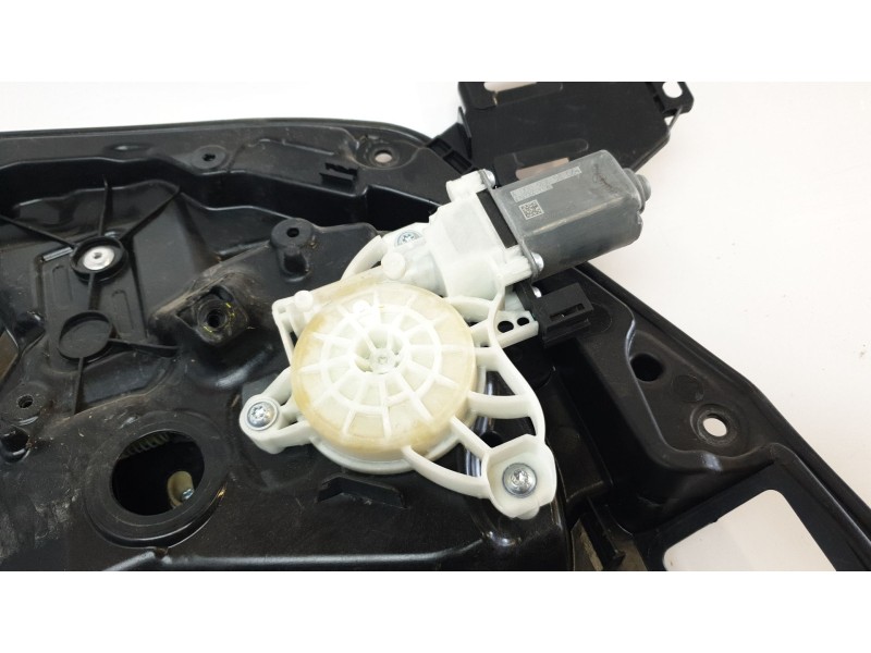Recambio de elevalunas delantero izquierdo para mercedes-benz clase c (w205) lim. c 200 (205.077) referencia OEM IAM A2057204723
