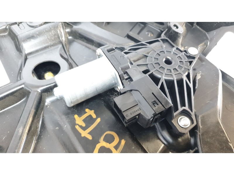 Recambio de elevalunas trasero izquierdo para mercedes-benz clase c (w205) lim. c 200 (205.077) referencia OEM IAM A2057307704  