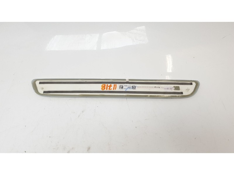 Recambio de moldura para mercedes-benz clase c (w205) lim. c 200 (205.077) referencia OEM IAM A2056802135  