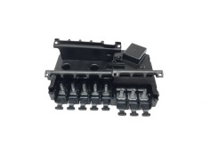 Recambio de caja reles / fusibles para mercedes-benz clase c (w205) lim. c 200 (205.077) referencia OEM IAM A2135406100   2