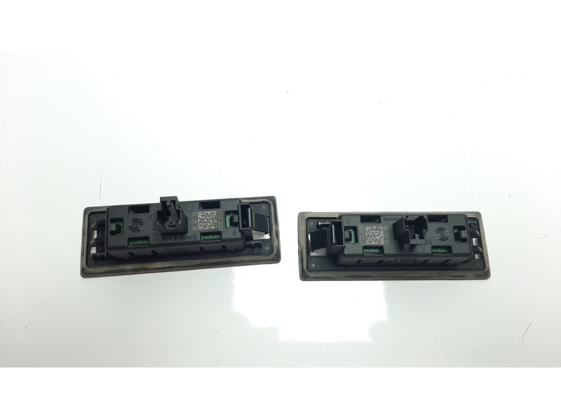 Recambio de piloto matricula para audi q5 (fyb) 2.0 tdi referencia OEM IAM 8W6943021A  