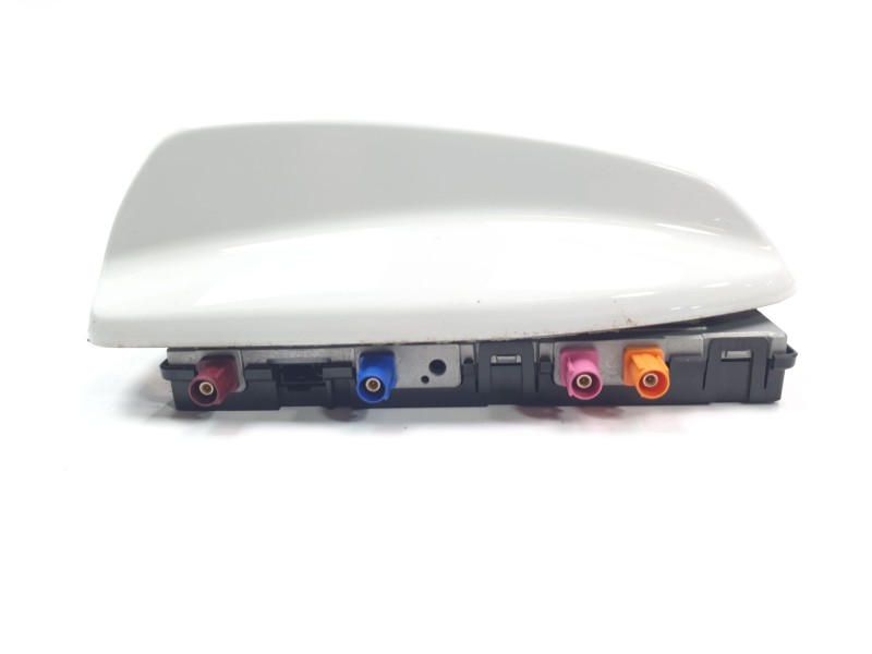 Recambio de antena para volvo xc 40 essential 2wd referencia OEM IAM 31438104  