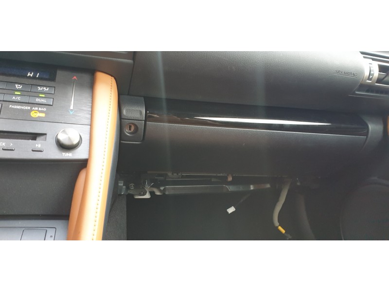 Recambio de guantera para lexus rc referencia OEM IAM 5555024111C0  
