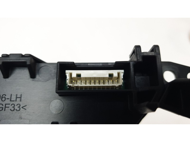 Recambio de pantalla multifuncion para lexus ux (za10) 250h referencia OEM IAM 76L896  