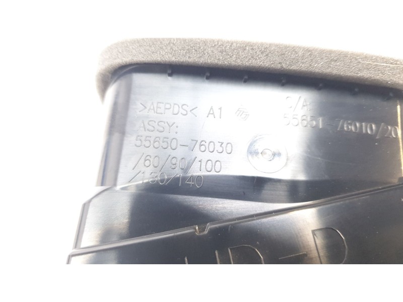 Recambio de aireador izquierdo para lexus ux (za10) 250h referencia OEM IAM 5565076030  