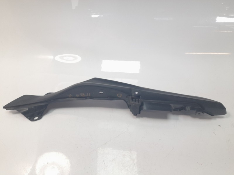 Recambio de moldura para yamaha mt -07 referencia OEM IAM B4C2171X00  