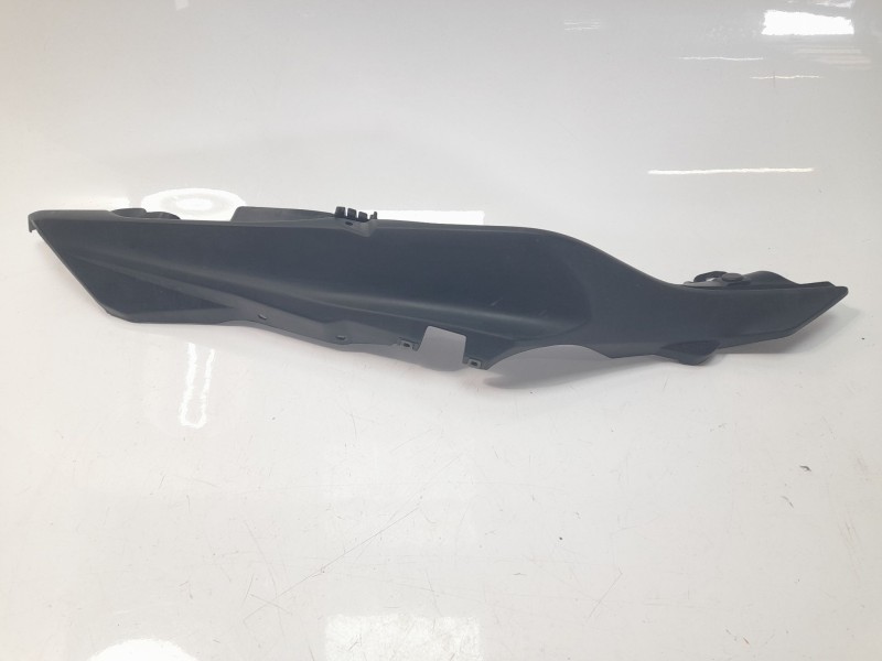 Recambio de moldura para yamaha mt -07 referencia OEM IAM B4C2171X00  