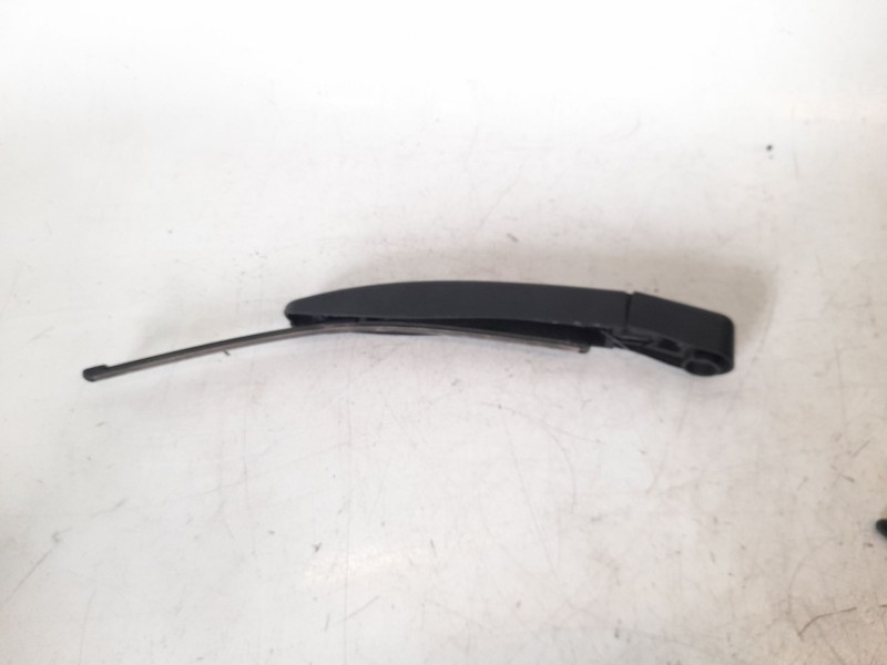 Recambio de brazo limpia trasero para ford puma hybrid titanium design referencia OEM IAM 2384085  