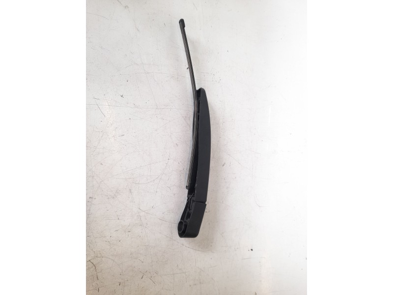 Recambio de brazo limpia trasero para ford puma hybrid titanium design referencia OEM IAM 2384085  