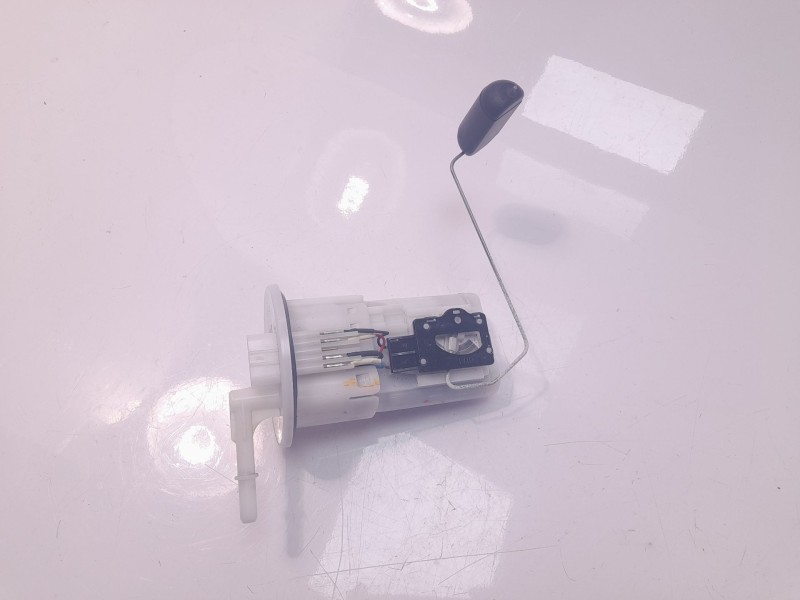 Recambio de bomba combustible para yamaha xsr 700 xsr 700 referencia OEM IAM 1WS1390710 UCT35YU63 