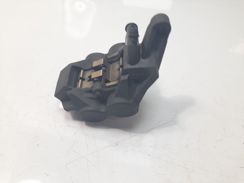 Recambio de pinza de freno delantera izquierda para yamaha mt -07 referencia OEM IAM 1WS2580T00  