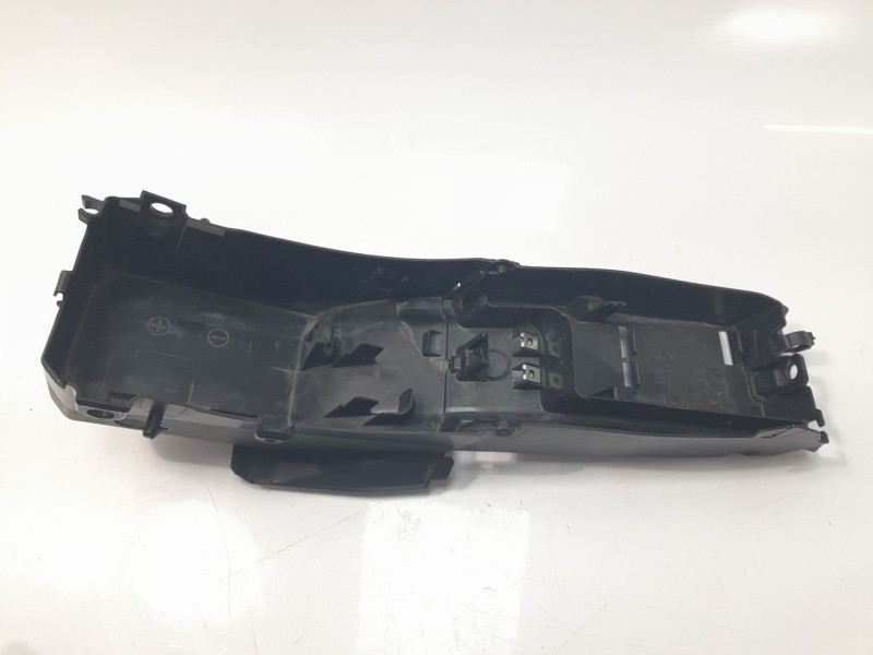 Recambio de moldura para yamaha xsr 700 xsr 700 referencia OEM IAM BAT8212B00  