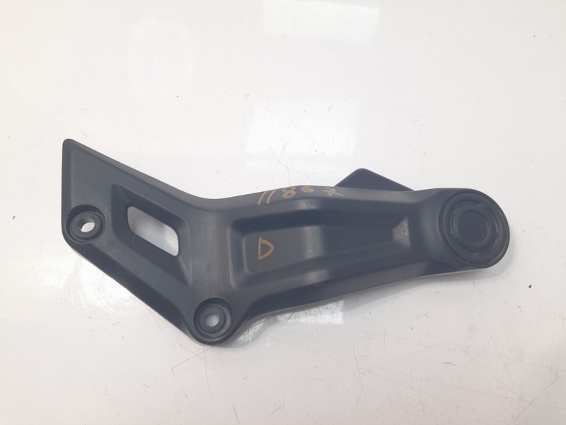 Recambio de moldura para yamaha mt -07 referencia OEM IAM BAT27463  