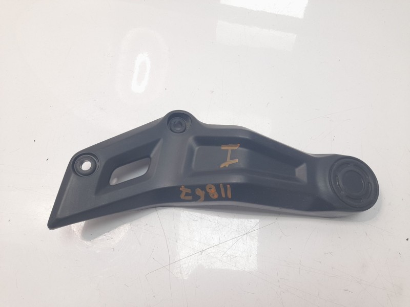 Recambio de moldura para yamaha mt -07 referencia OEM IAM BAT27453  
