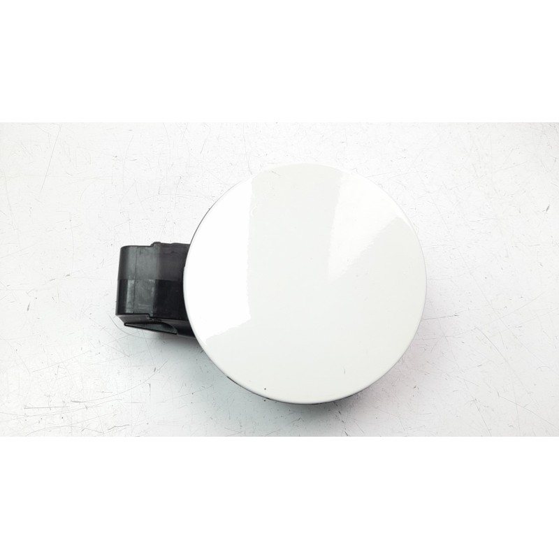 Recambio de tapa exterior combustible para hyundai santa fe (dm) 2.2 crdi cat referencia OEM IAM 695132W000  