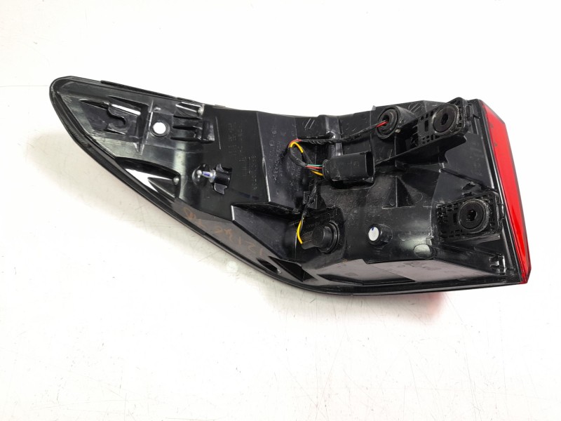 Recambio de piloto trasero derecho para mg mg zs suv 1.5 vti referencia OEM IAM 10571682  