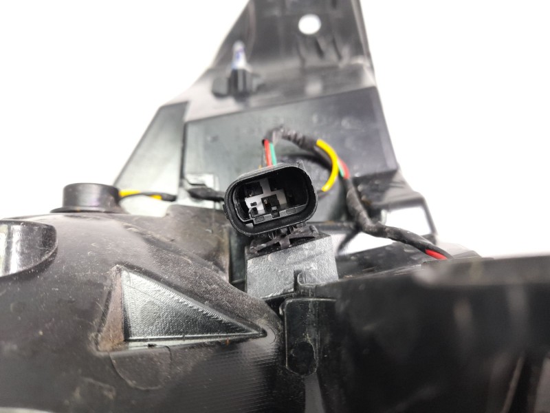 Recambio de piloto trasero derecho para mg mg zs suv 1.5 vti referencia OEM IAM 10571682  