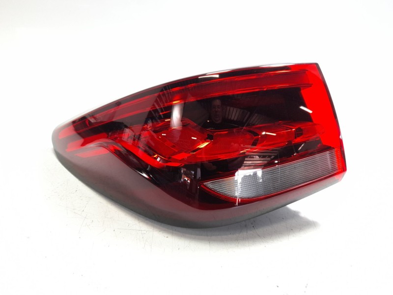 Recambio de piloto trasero izquierdo para mg mg zs suv 1.5 vti referencia OEM IAM 10571681  